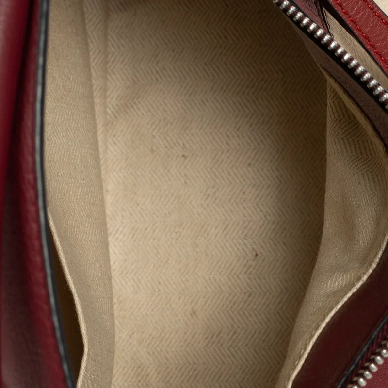 sac de seconde main puzzle loewe en cuir rouge intérieur