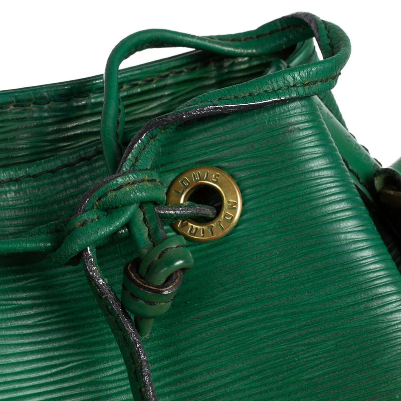 sac de seconde main noé louis vuitton en cuir épi vert défaut 2