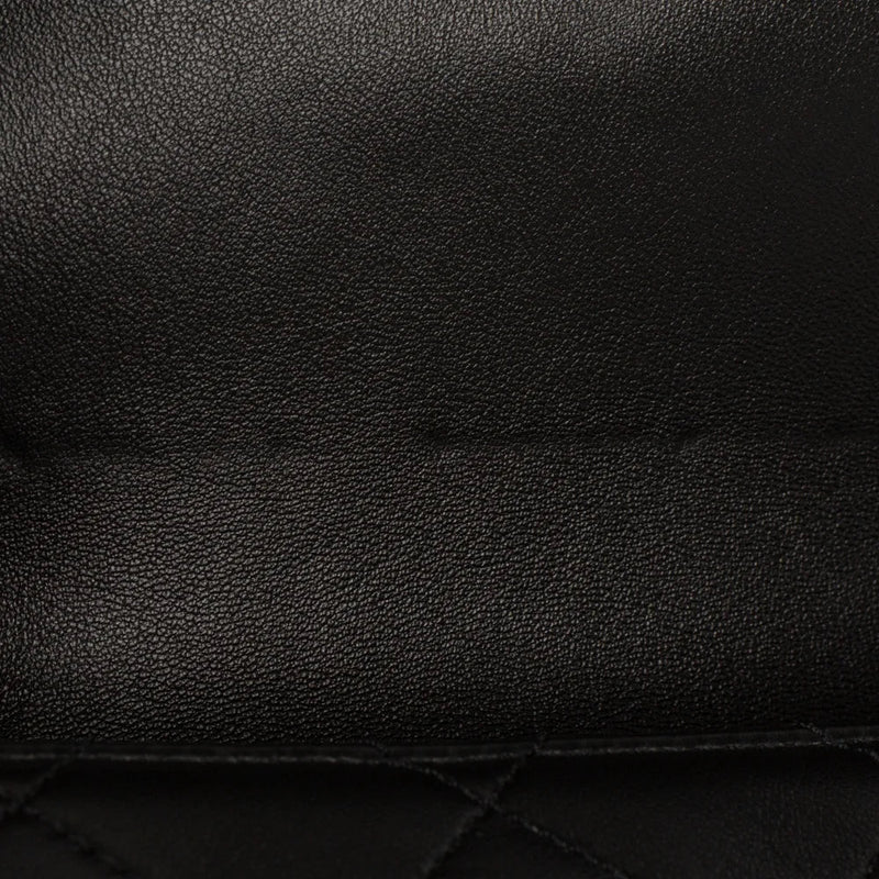 sac de seconde main single flap chanel en cuir noir défaut 4