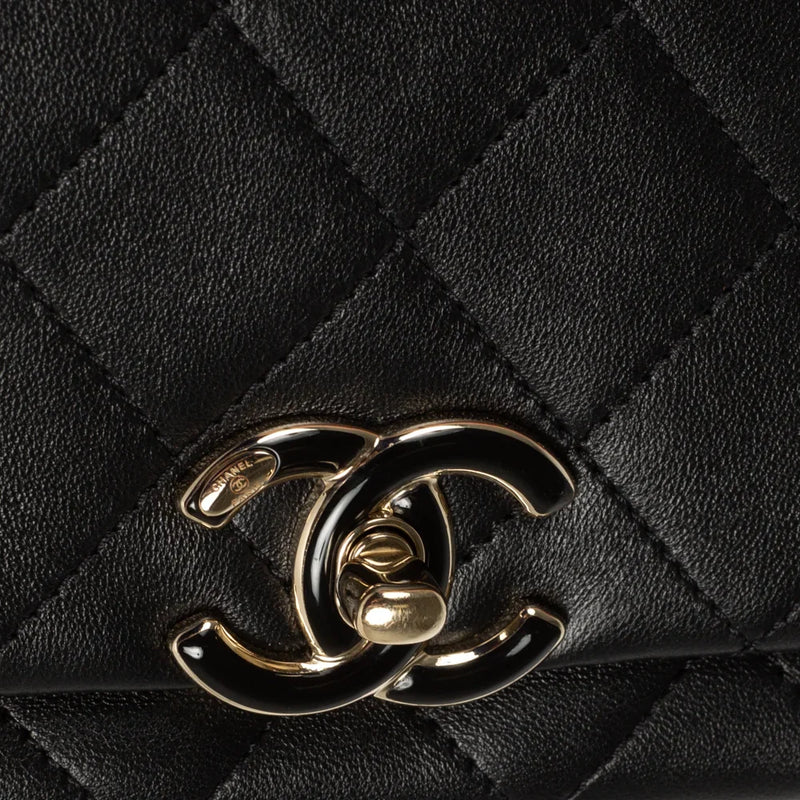 sac de seconde main single flap chanel en cuir noir défaut 1