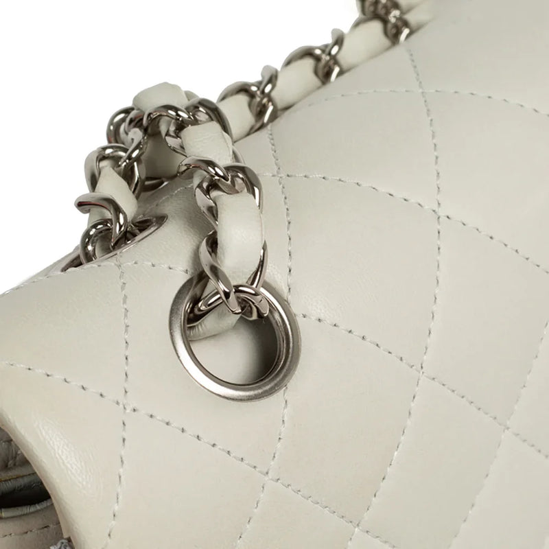 sac de seconde main timeless chanel  en cuir gris défaut 2