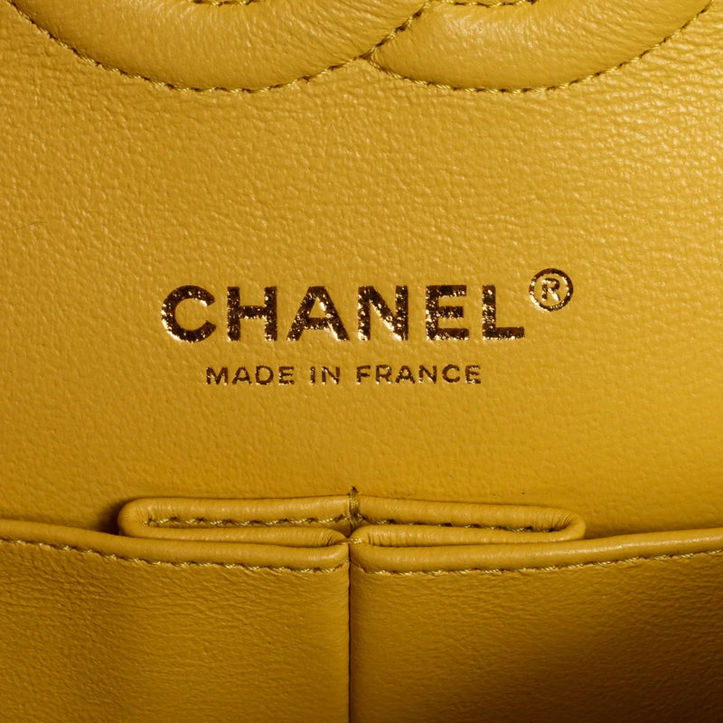 sac de seconde main timeless chanel en cuir jaune label