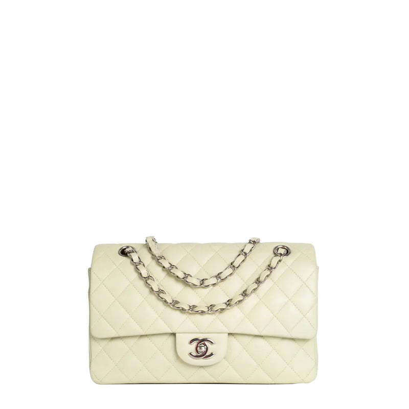 sac de seconde main timeless chanel  en cuir beige face