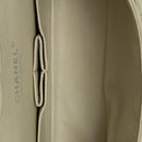 sac de seconde main timeless chanel  en cuir beige intérieur