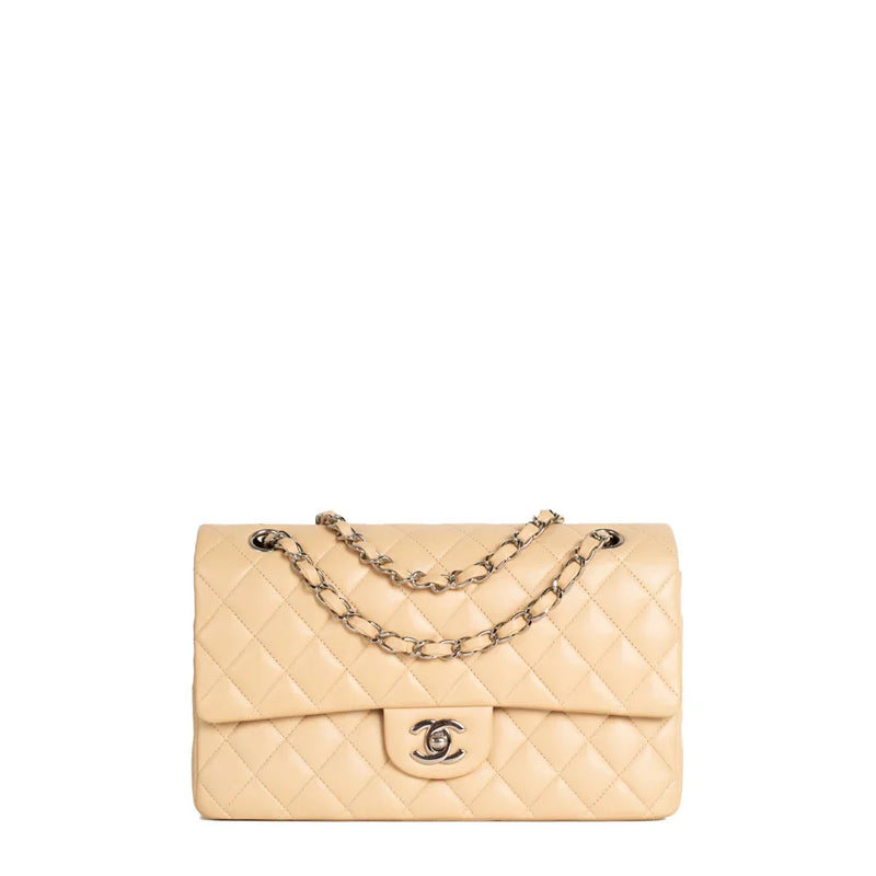 sac de seconde main timeless chanel en cuir beige face