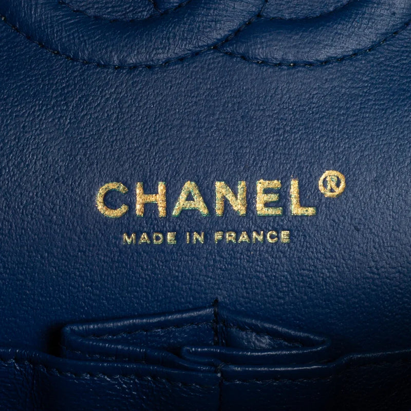 sac de seconde main timeless chanel  en cuir bleu label