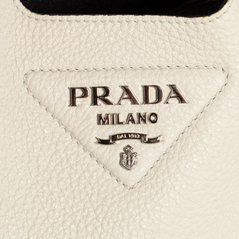 sac de seconde main vitello daino prada en cuir blanc défaut 1