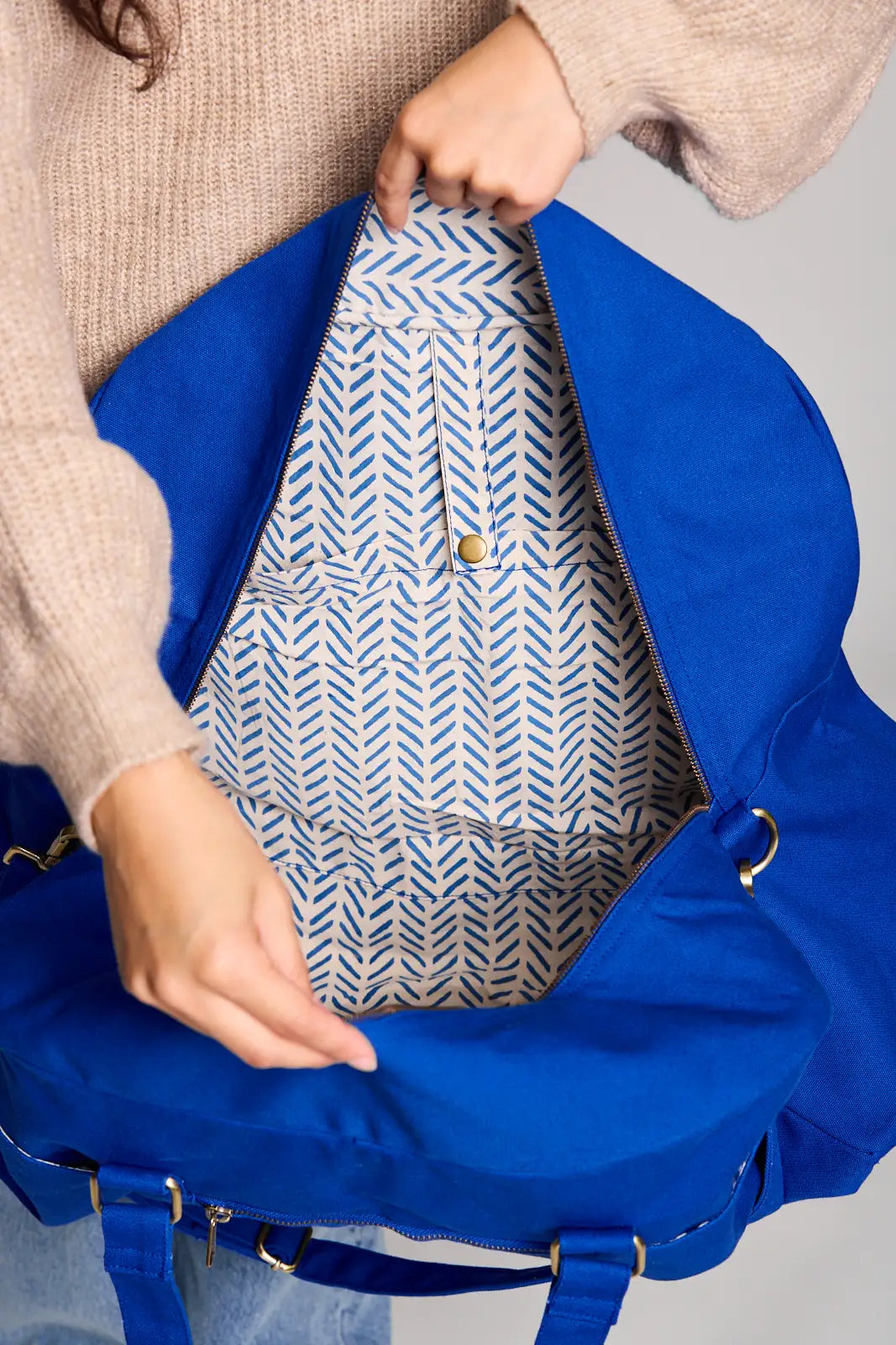 Bolsa de viaje grande Yves azul eléctrico bolsillos interiores
