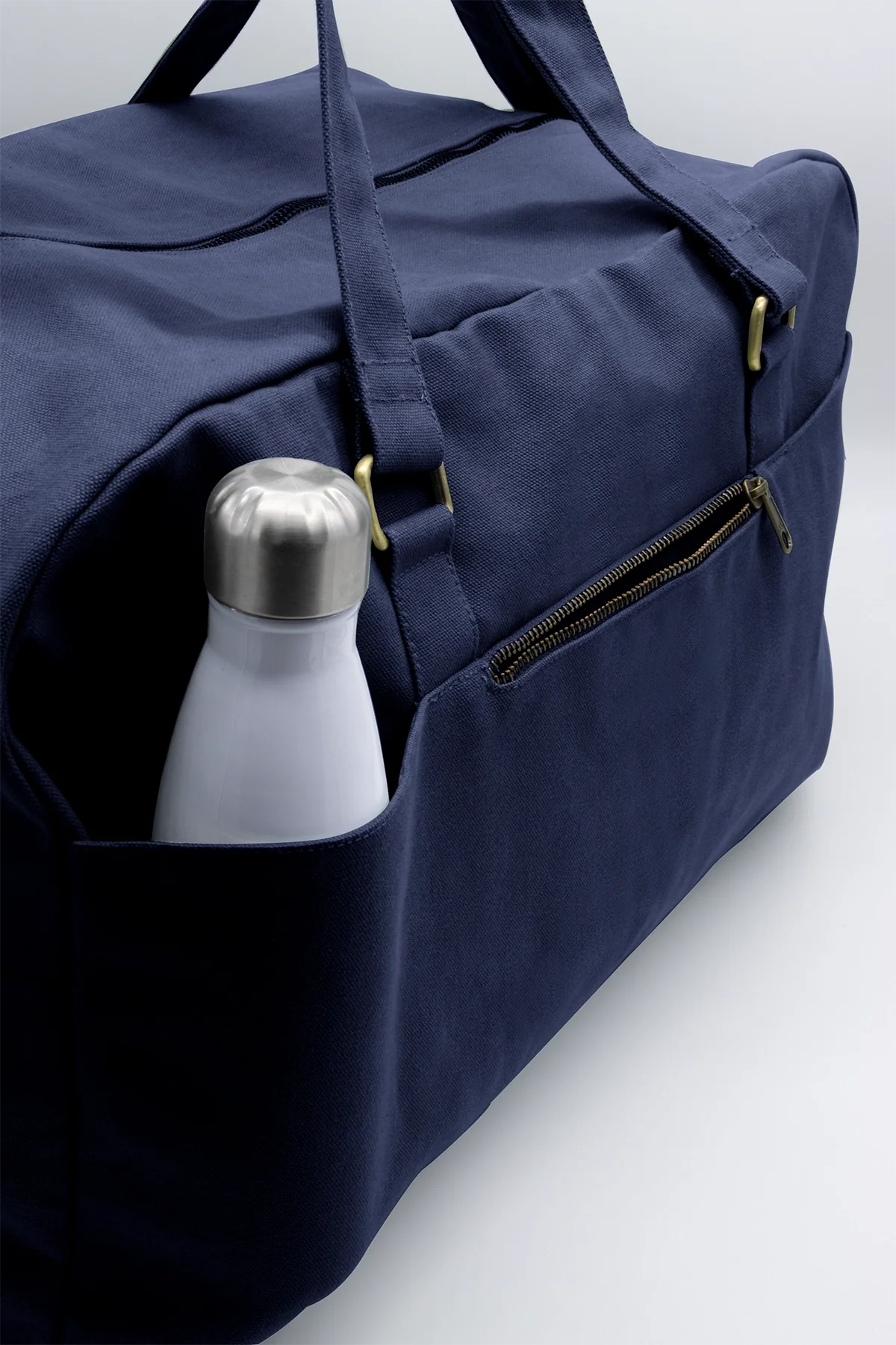 Borsa da viaggio Yves blu navy, tasche posteriori su sfondo neutro
