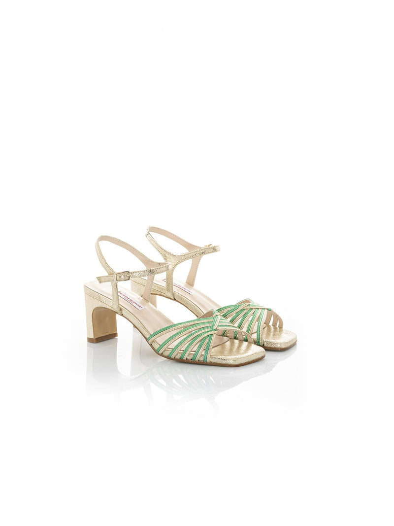 Sandalia de verano con tacón pequeño y correa dorada metalizada Zoltan Patricia Blanchet - face