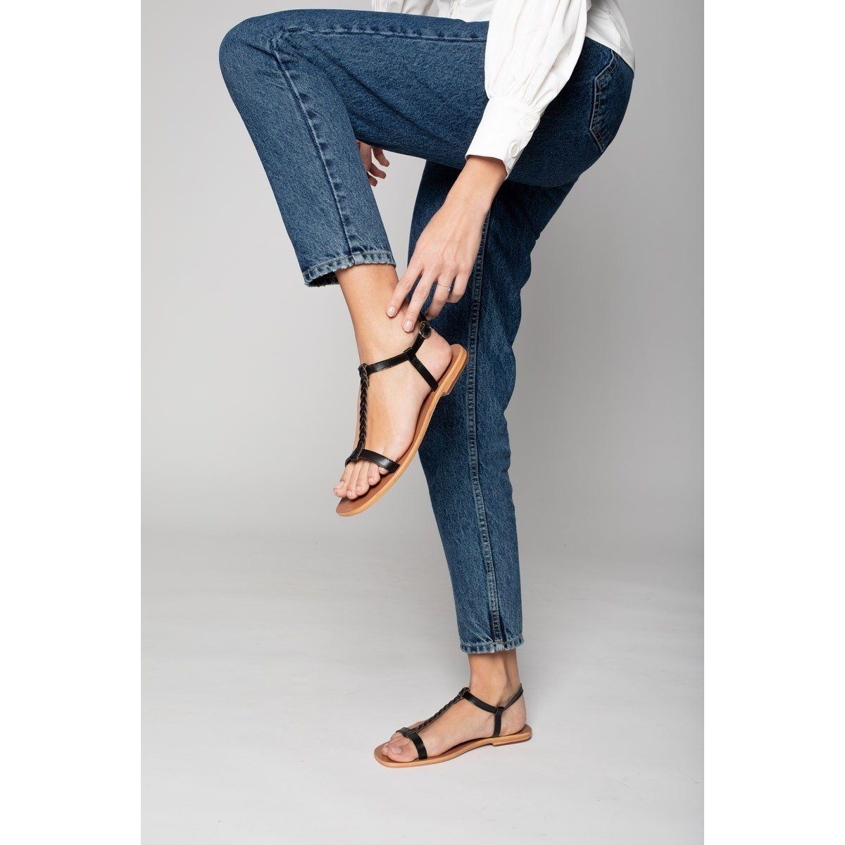 White Sun - Atusa Essential Sandals - Black - Women