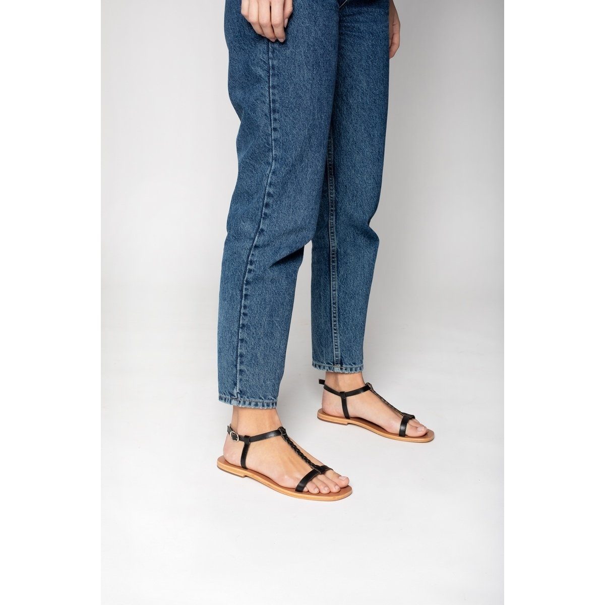 White Sun - Atusa Essential Sandals - Black - Women