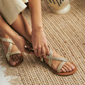Couleur Pourpre - Sandalias Planas Isha - Dorado