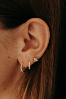 Composition de boucles d'oreilles plaqué or avec pierres de zircons