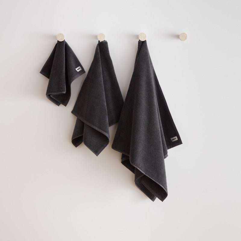 serviette de bain gris fonce coton bio portugal 600 grammes