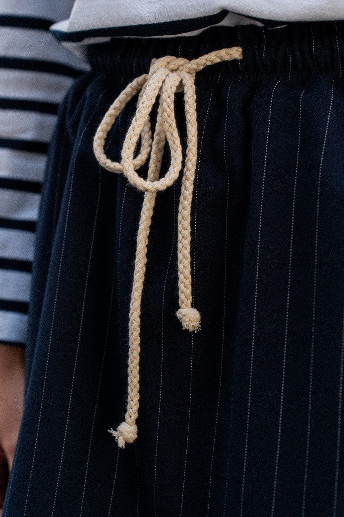 SÉLÈNE STRIPED NAVY SHORTS