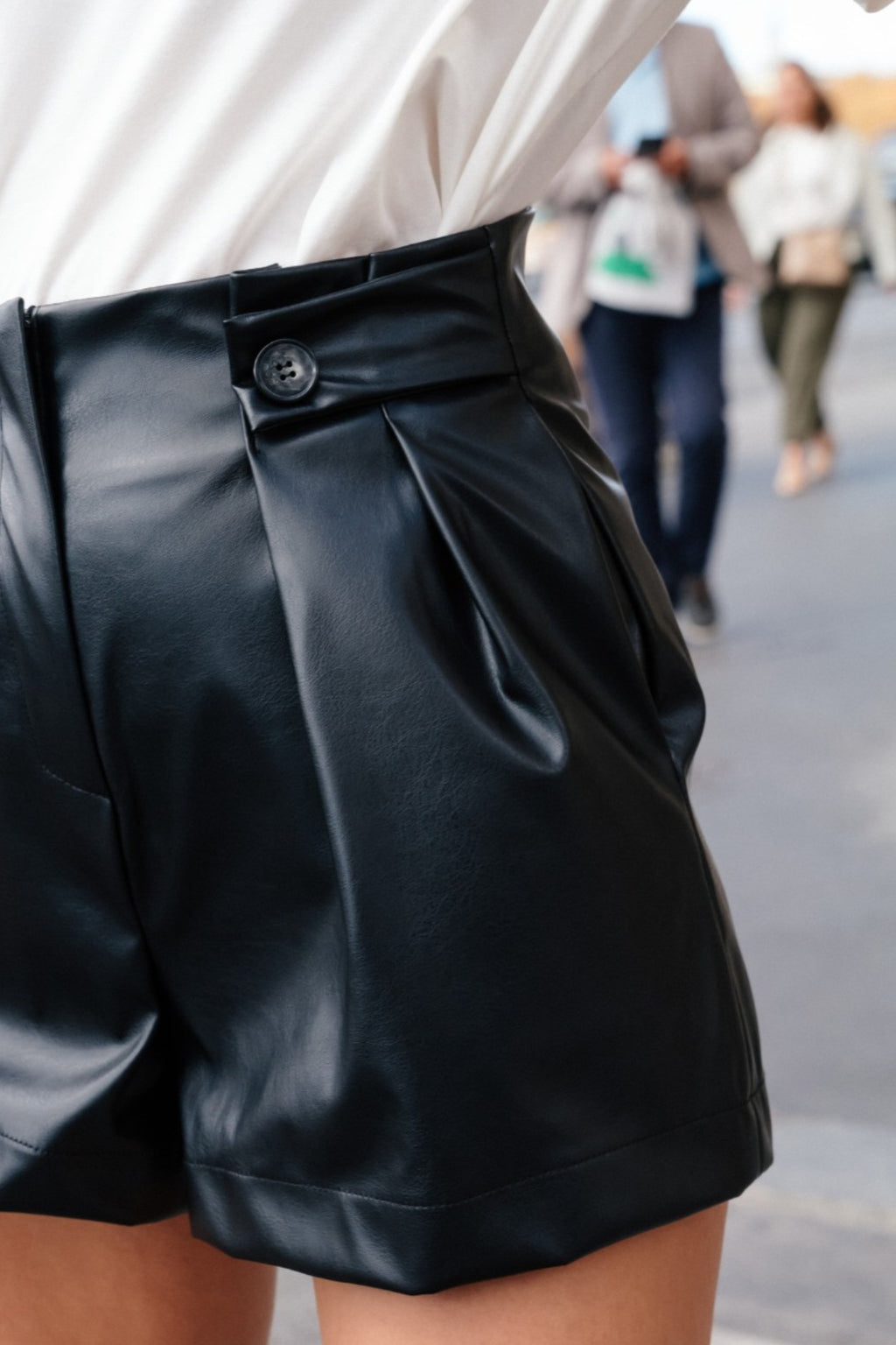 BLACK FAUX LEATHER SEQUOIA SHORT