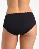 Shorty menstruel noir en dentelle