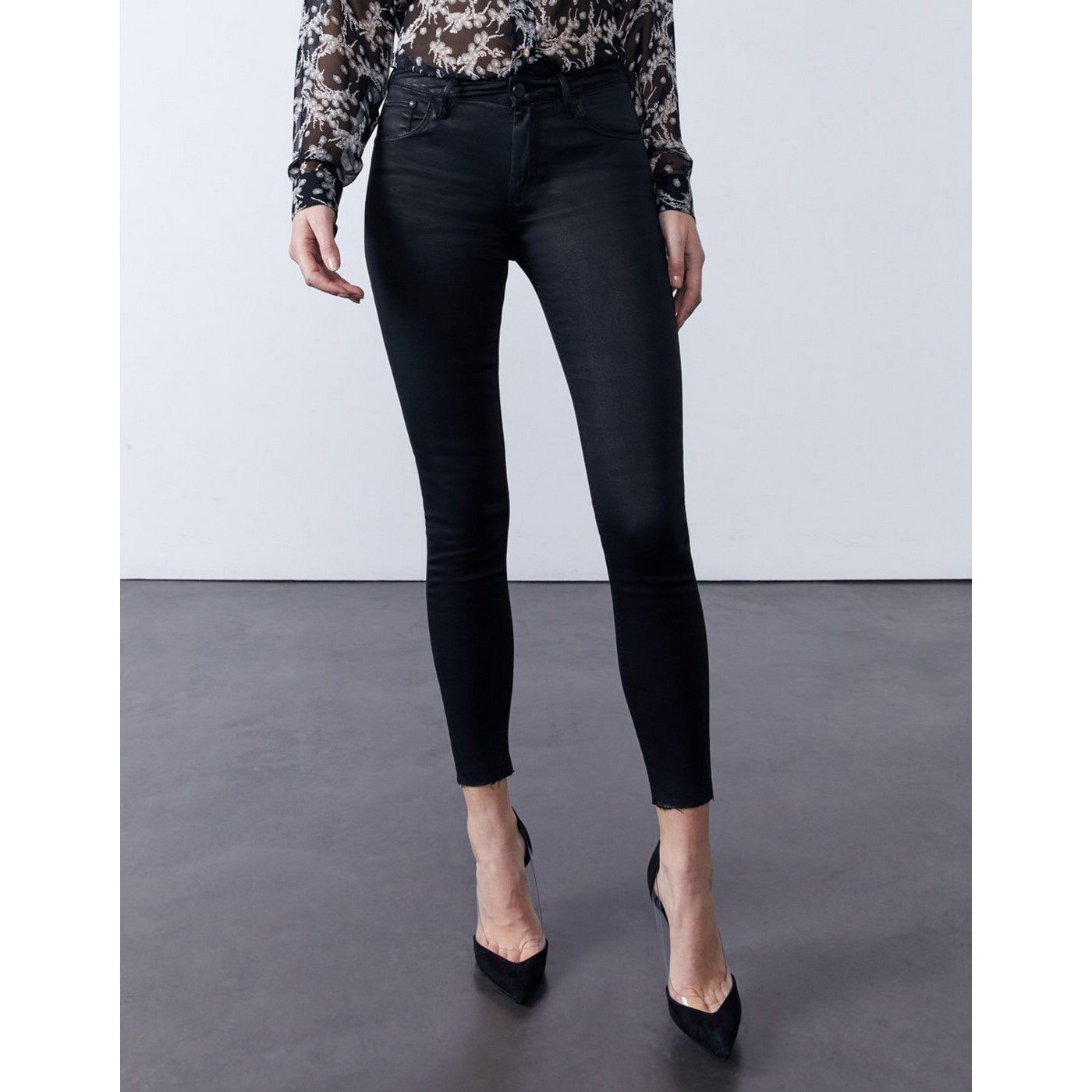 Skinny Cropped Basic Lily Enduction - Black