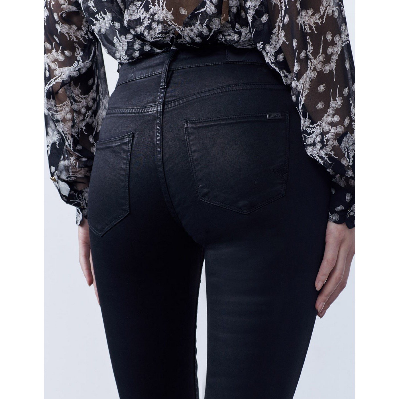 Skinny Cropped Basic Lily Enduction - Black