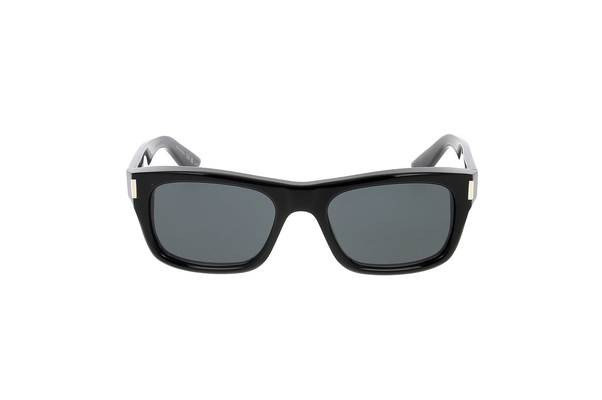 Luksusowe okulary – Okulary przeciwsłoneczne – Saint Laurent, czarne okulary przeciwsłoneczne z ciemnymi szkłami, widok z przodu na białym tle