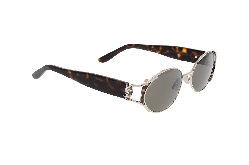 Luxury Eyewear – Lunettes De Soleil - Saint Laurent, lunettes de soleil avec monture argentée et branches écaille, posées de trois-quarts