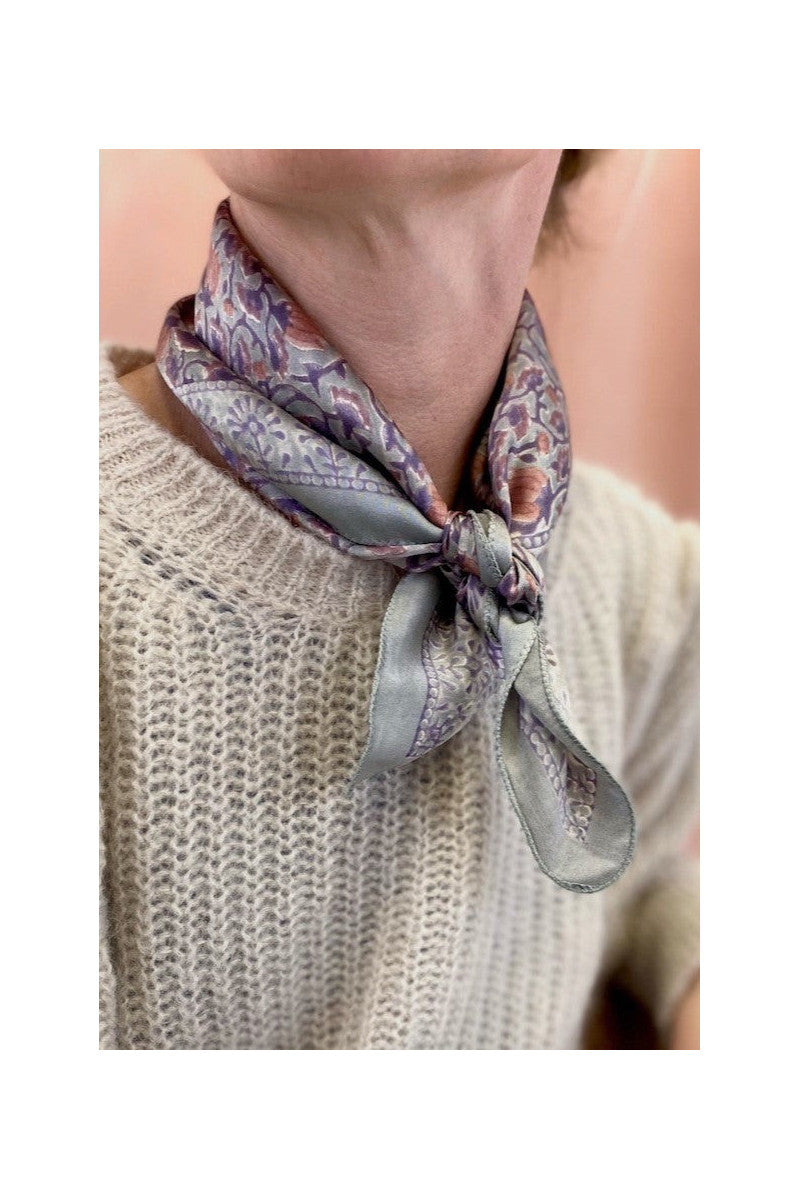 Small Foulard En Soie Manika "Amour" - Jade