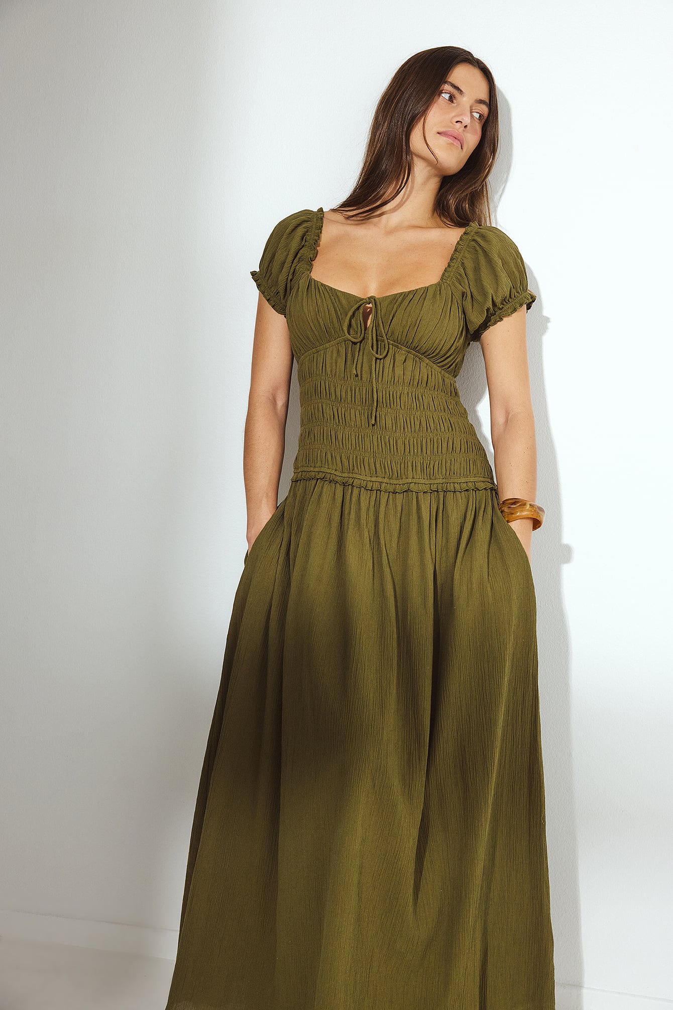 Vestido Largo Fruncido de Mangas Cortas Verde