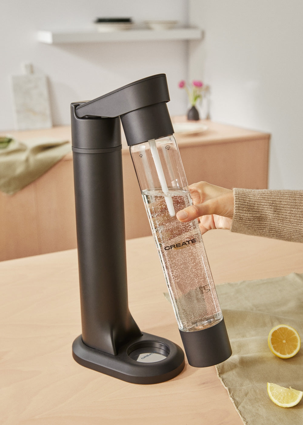 Soda Maker Studio - Máquina de agua con gas + botella 1L - Negra