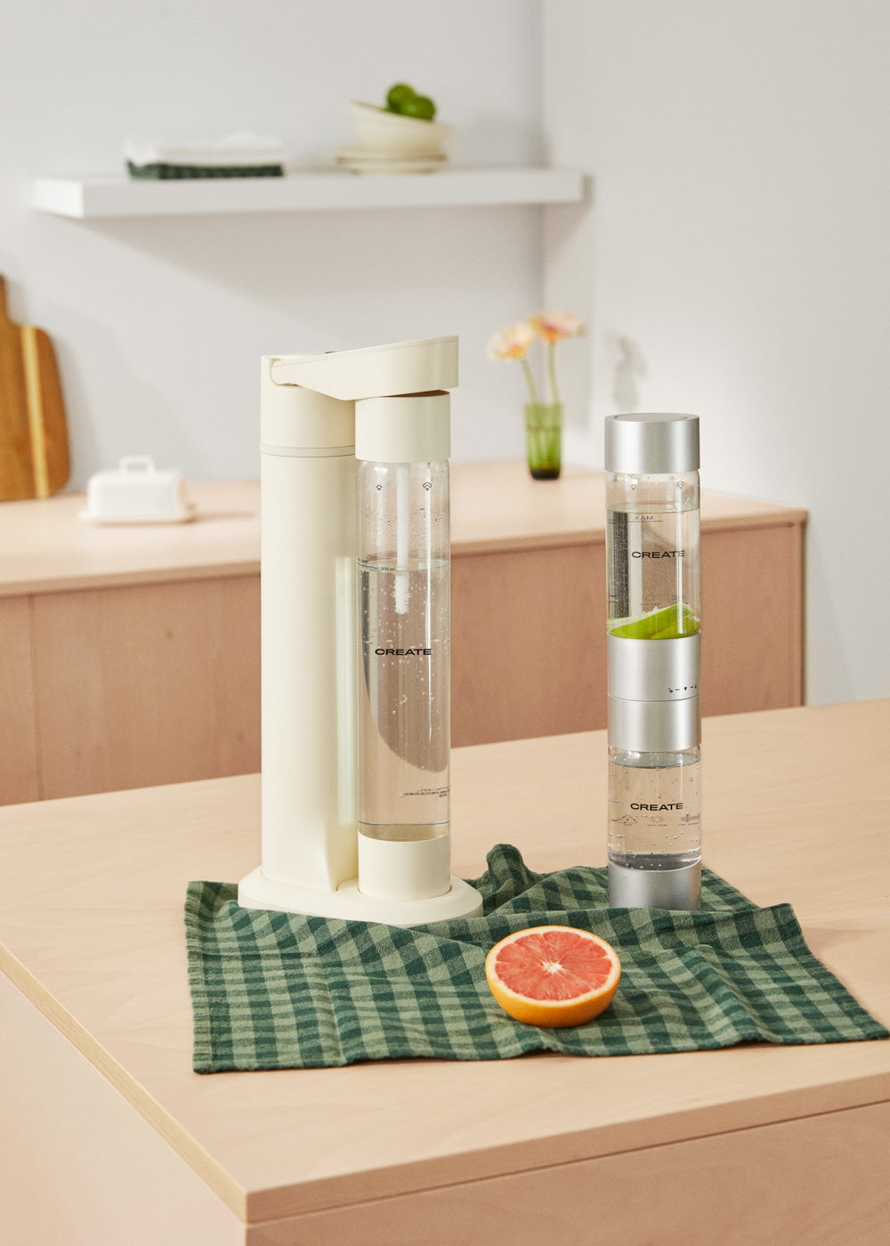 Studio Soda Maker - Sparkling Water Machine + 1L Bottle + Double Bottle (500ml + 350ml) - Off-White