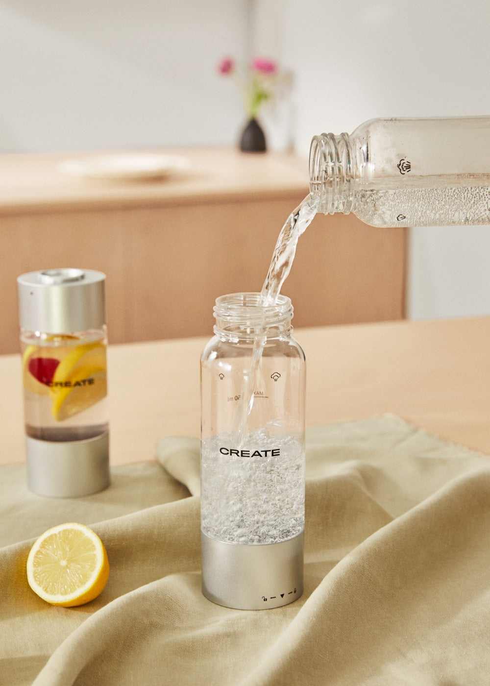 Soda Maker Studio - Sparkling Water Maker + 1L Bottle + Double Bottle (500ml + 350ml) - Black