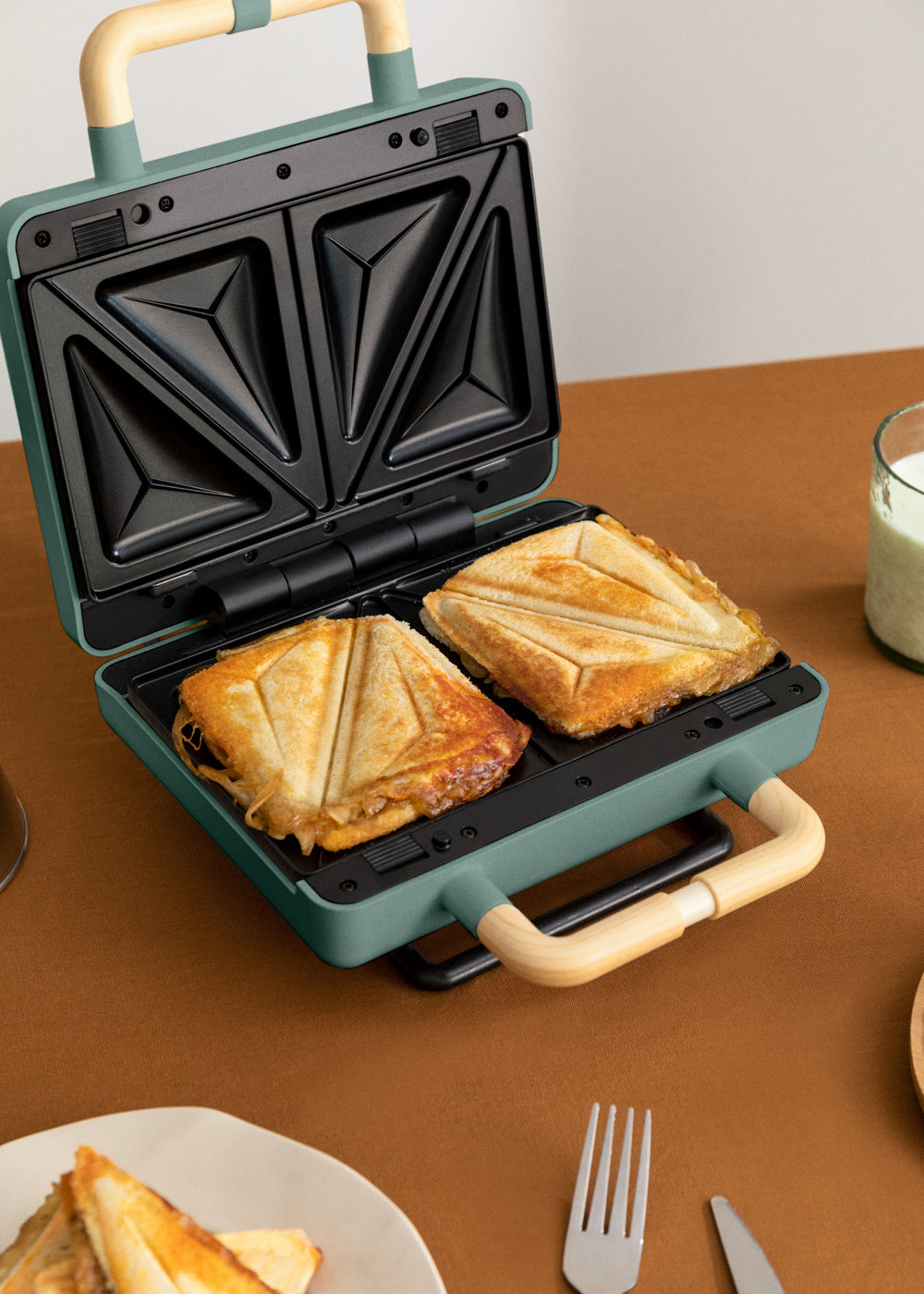 Stone Studio Double - Sandwichera, Grill y Gofrera Con Placas Intercambiables - Verde Salvia