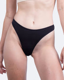 String menstruel noir
