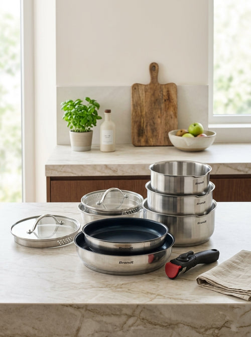 Set De 3 Casseroles En Inox + 2 Poêles Avec Revêtement Anti-Adhérent + 1 Poignée Amovible + 3 Couvercles Passoires Avec Manche En Inox - Argenté / Noir / Rouge
