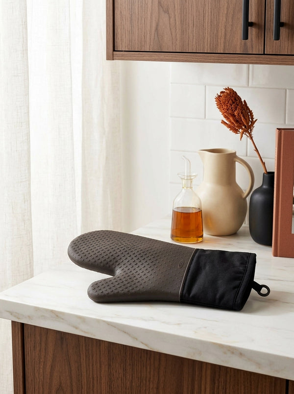 Black Silicone Oven Mitt