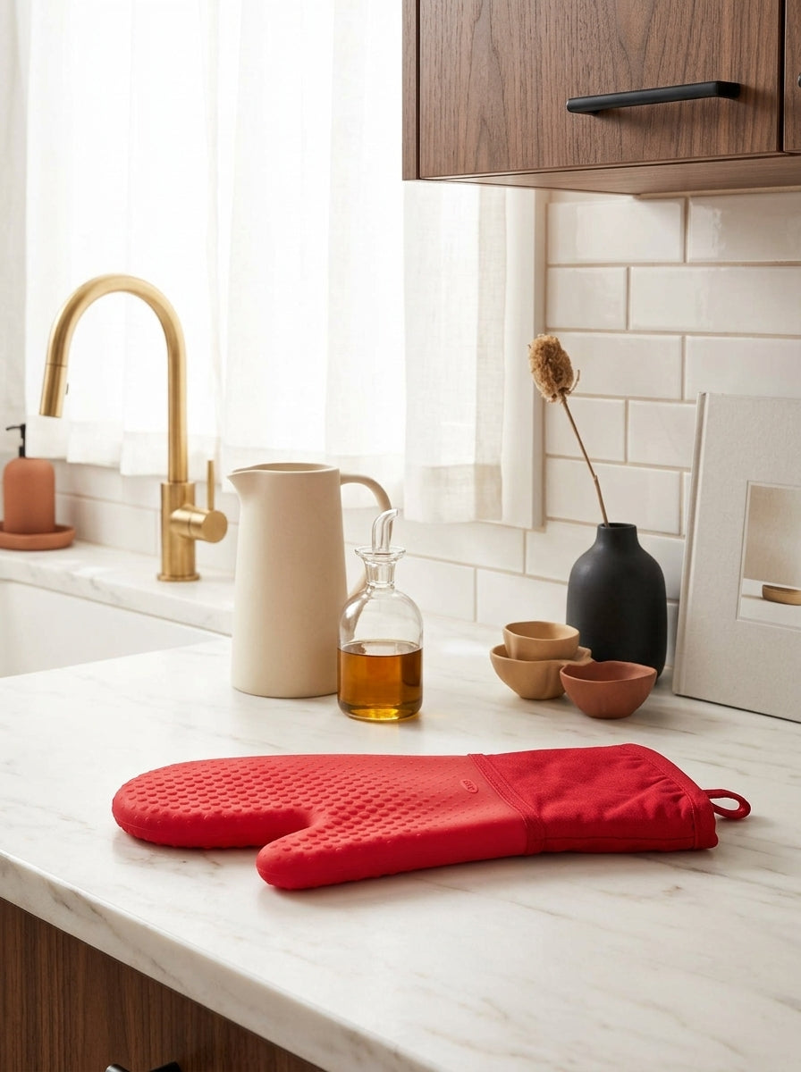 Red Silicone Oven Mitt