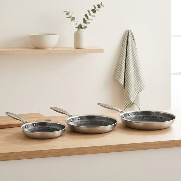 Trinox - Set med 3 stekpannor - Rostfritt stål med non-stick-beläggning utan PFAS - Ø 24/28/30 cm