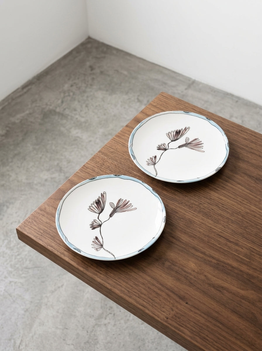 Midnight Flowers - 2-pack Tallrikar - M - Benporslin Bone China - Camelia Aubergine