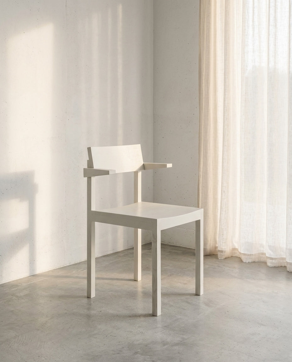 Silent – Krzesło z podłokietnikami – Jesion – Chalk