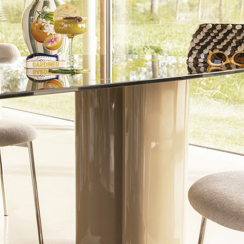 Alty - Mesa De Comedor Para 8 Personas - Vidrio Y Patas De Madera Lacada Beige - Vidrio Ámbar