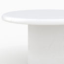 Table basse ronde Lulli en béton blanc cassé