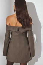 Robe Courte Ajustée À Épaules Dénudées Marron