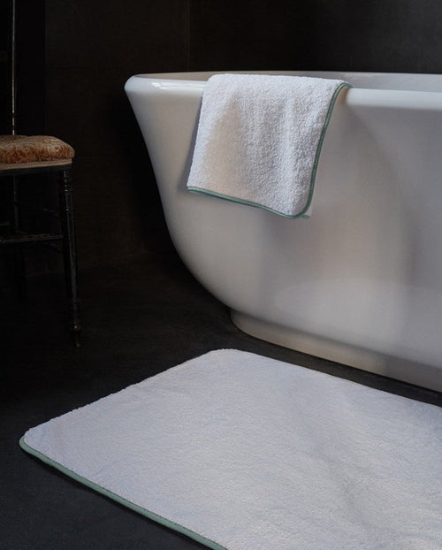 Tapis De Bain - Blanc Liseré Bleu Givré