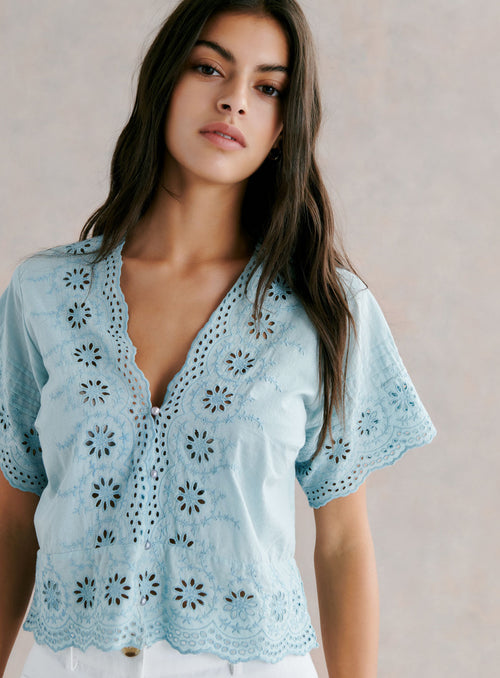 TESSA SHORT SLEEVE LACE BLOUSE PETITE MENDIGOTE