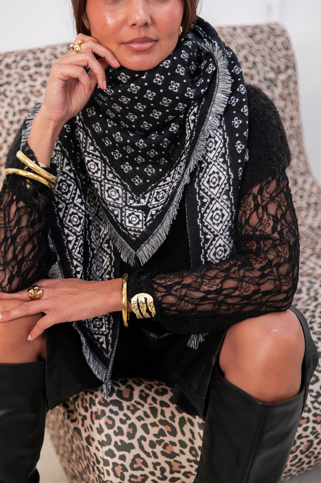 TYAM Black - Reversible Triangle Scarf