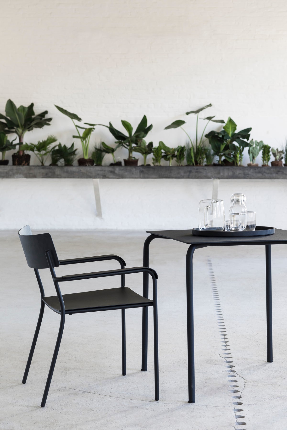August - Table - S - Aluminium - Noir