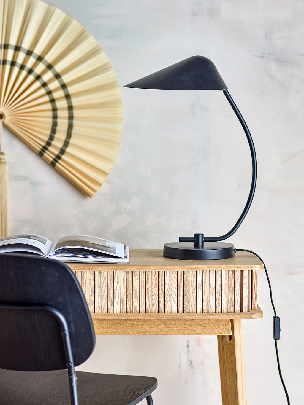 Nisella - Table Lamp - Black - Metal