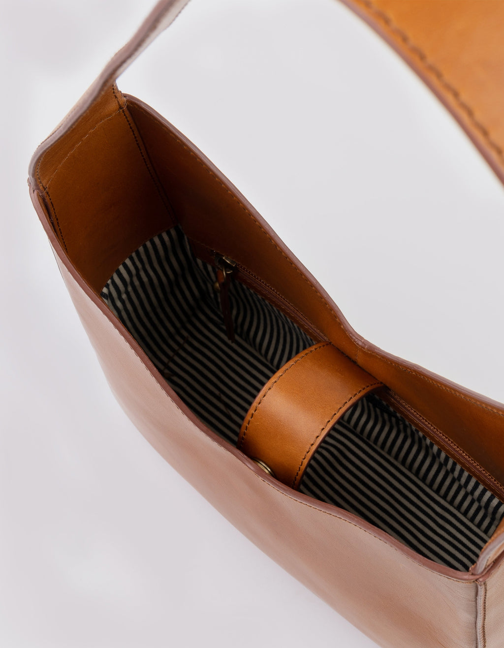 Vicky Shoulder Bag - Cognac