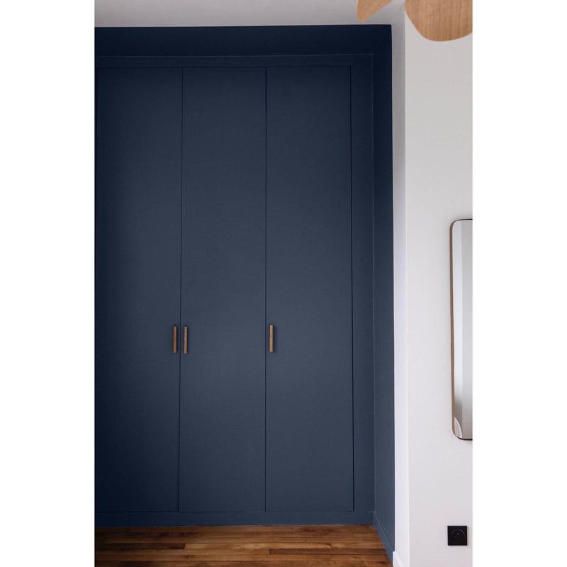 Inspiration déco : ambiance 2 avec la peinture Underwater - teinte bleu nuit || @karen.tinka @studio.marleo