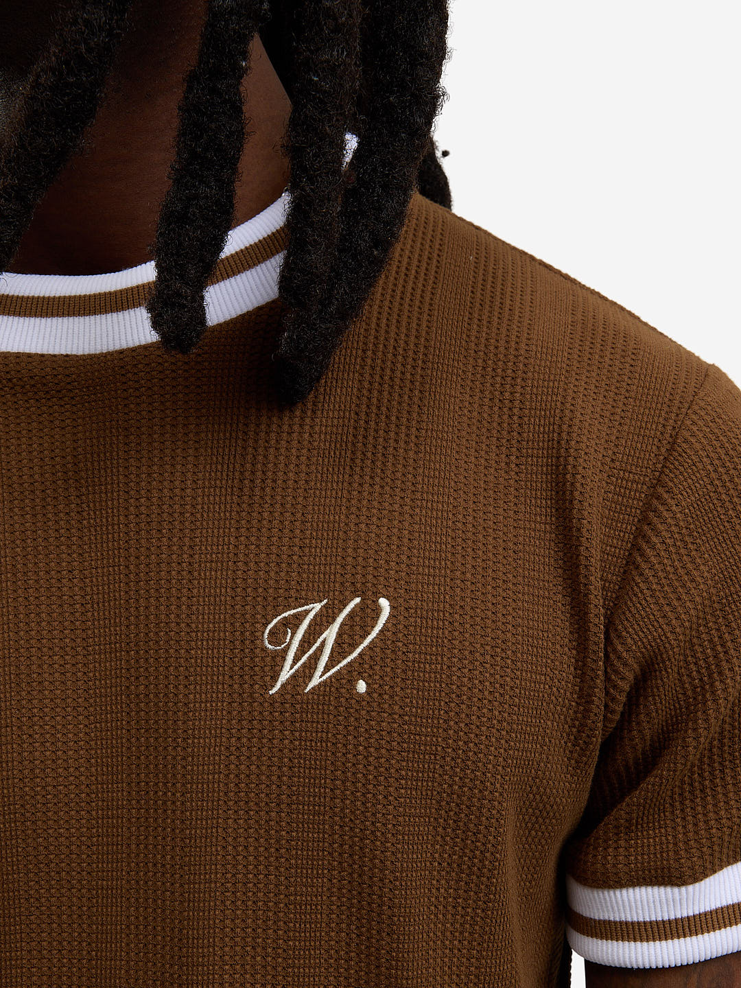 Le T-Shirt En Maille Marron